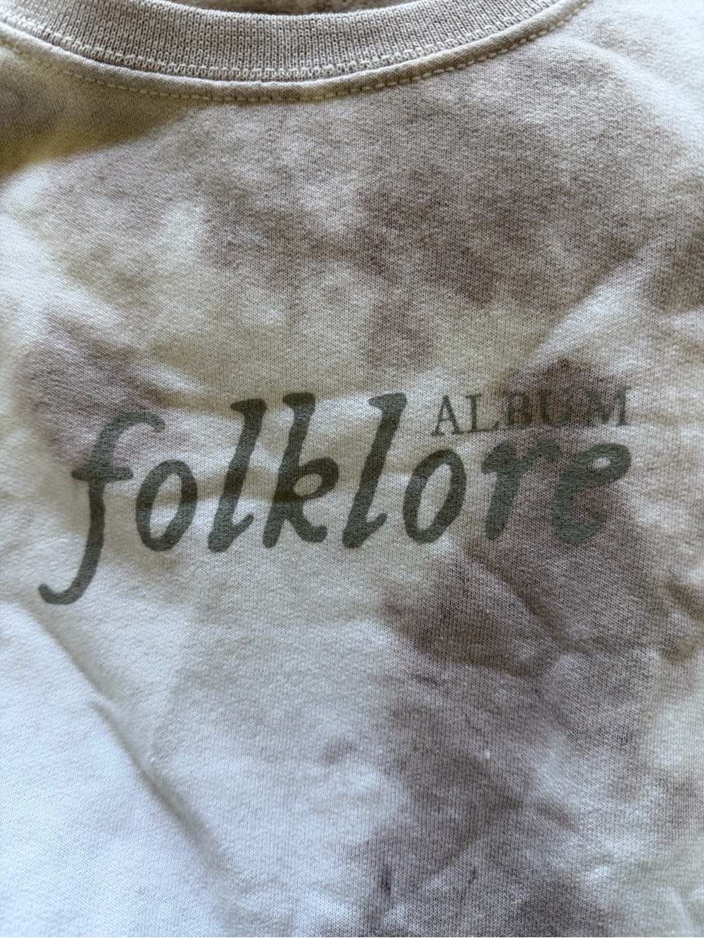 Taylor Swift Official Folklore Album Tie Dye Crewneck Sweatshirt Size Large - Picture 5 of 6